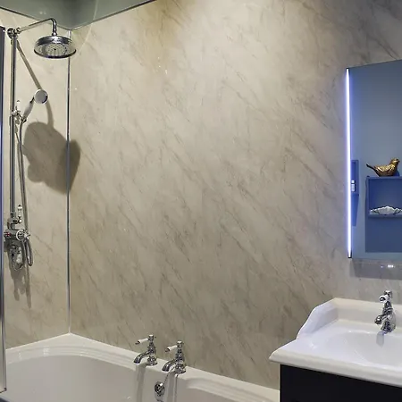 בית נופש Swallows Nest סולטברן-ביי-דה-סי