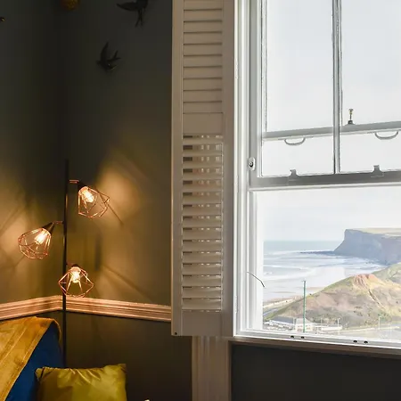 Swallows Nest * 滨海索尔特本